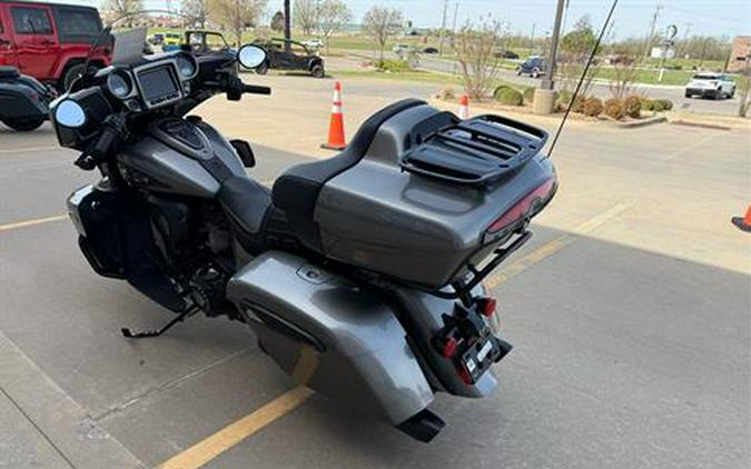 2025 Indian Motorcycle Roadmaster® Dark Horse®