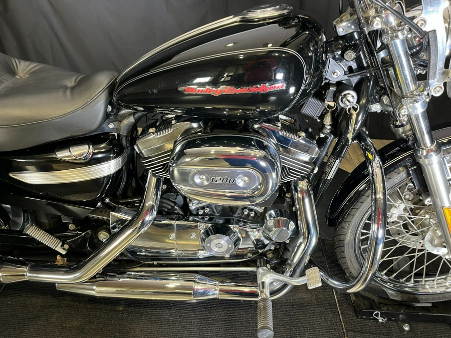 2004 Harley-Davidson Sportster® XL 1200 Custom