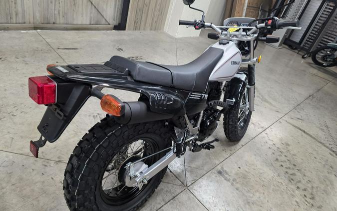 2027 Yamaha TW200
