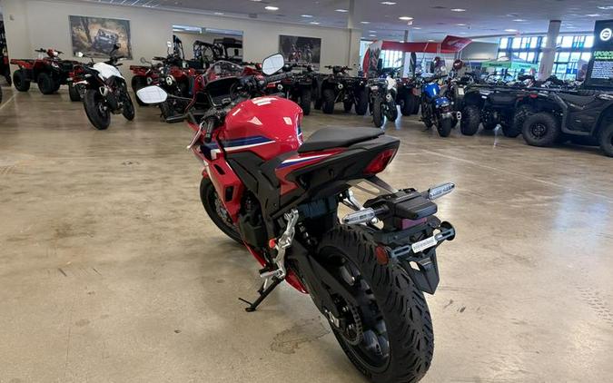 2025 Honda CBR500R ABS