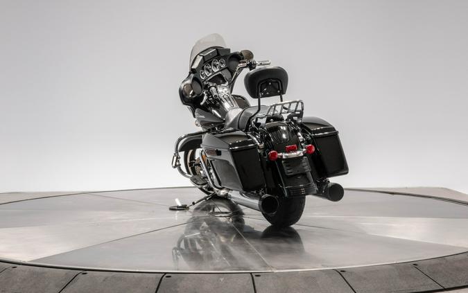2019 HARLEY-DAVIDSON FLHX STREET GLIDE in Vivid Black