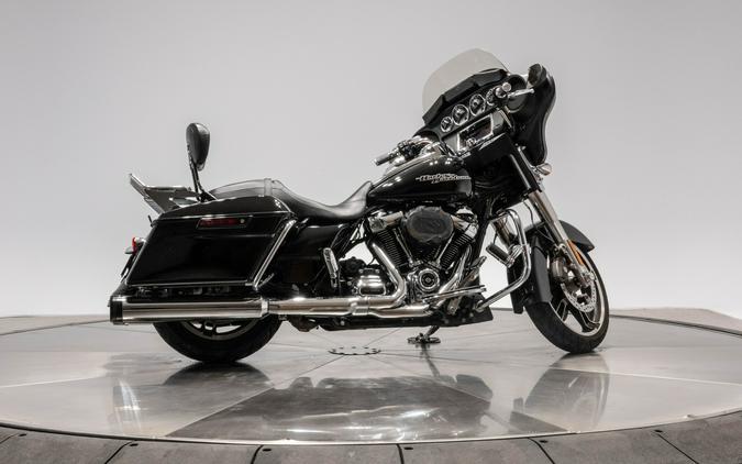 2019 HARLEY-DAVIDSON FLHX STREET GLIDE in Vivid Black