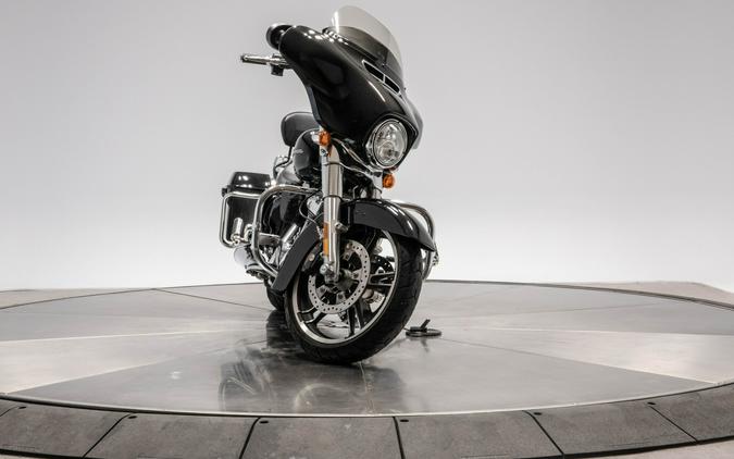 2019 HARLEY-DAVIDSON FLHX STREET GLIDE in Vivid Black