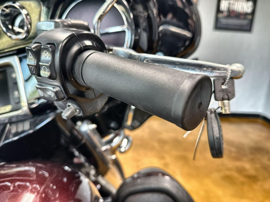2018 Harley-Davidson® Ultra Limited Twisted Cherry