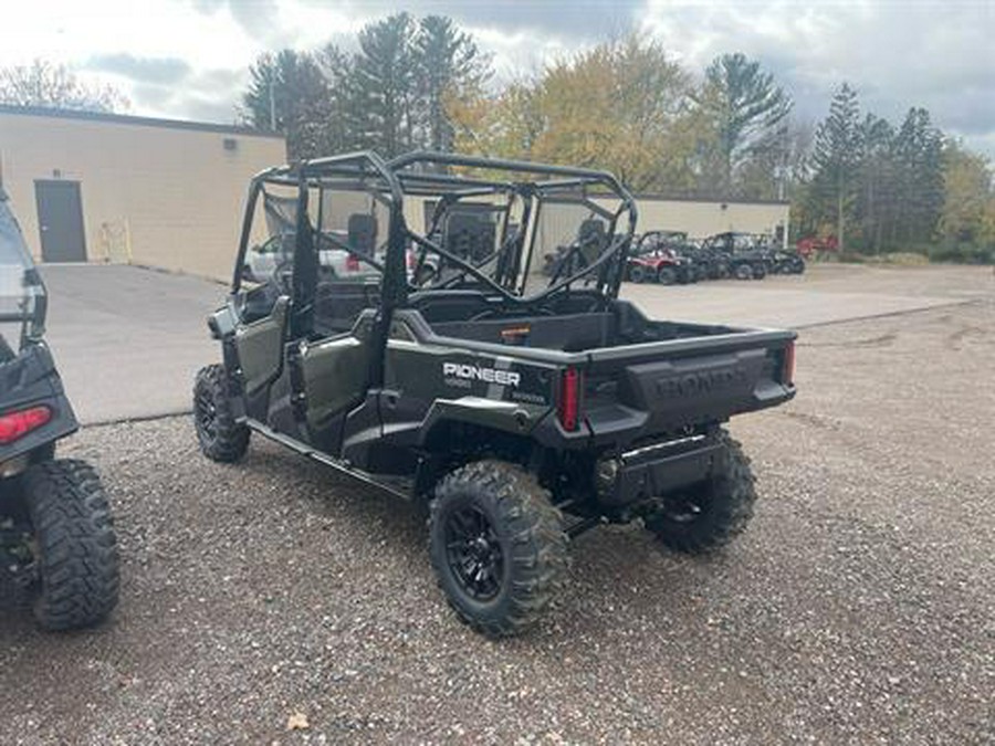 2025 Honda Pioneer 1000-6 Deluxe Crew