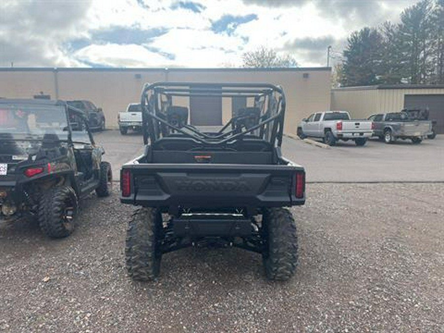 2025 Honda Pioneer 1000-6 Deluxe Crew
