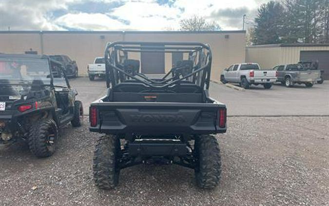 2025 Honda Pioneer 1000-6 Deluxe Crew