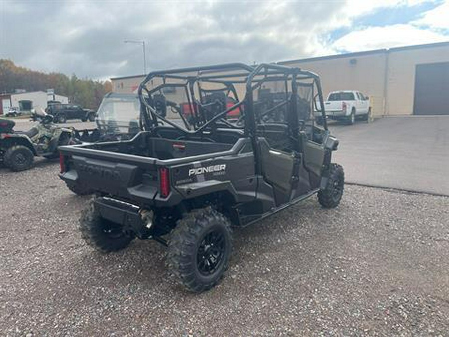 2025 Honda Pioneer 1000-6 Deluxe Crew