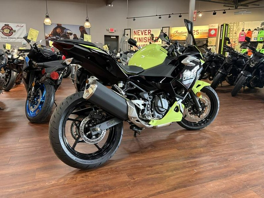 2026 Kawasaki Ninja® 500 ABS Metallic Yellowish Green/Ebony
