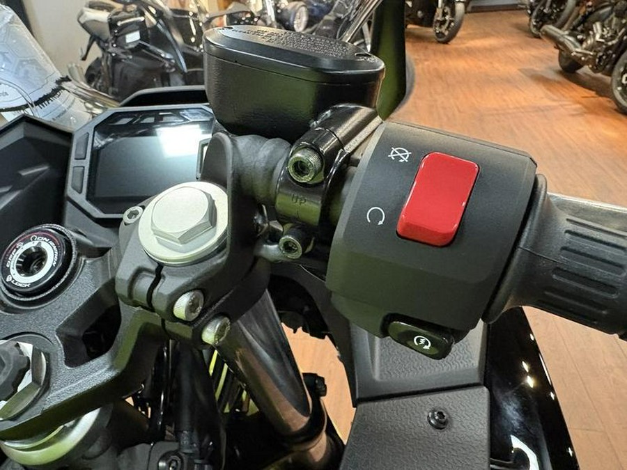 2026 Kawasaki Ninja® 500 ABS Metallic Yellowish Green/Ebony