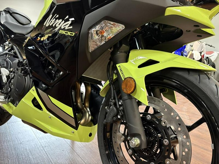 2026 Kawasaki Ninja® 500 ABS Metallic Yellowish Green/Ebony