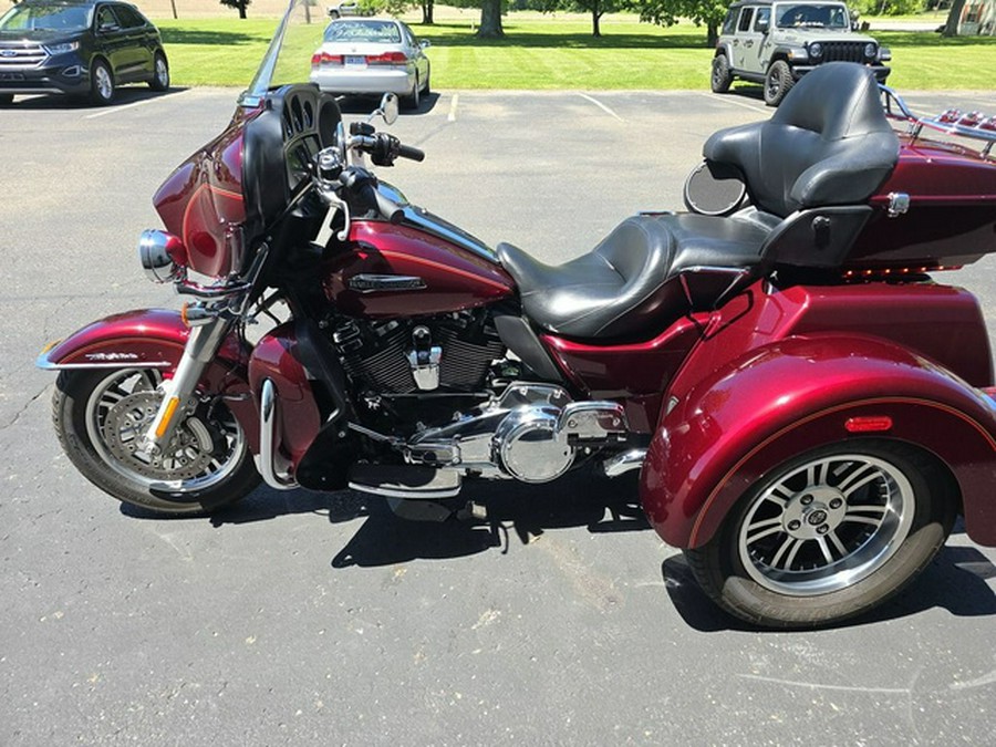 2017 Harley-Davidson Trike FLHTCUTG - Tri Glide Ultra