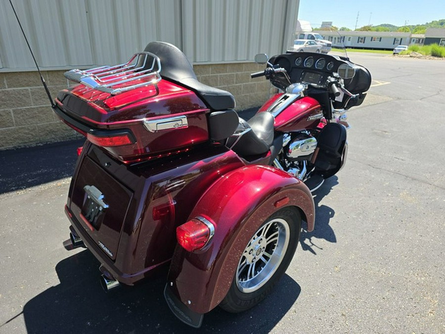 2017 Harley-Davidson Trike FLHTCUTG - Tri Glide Ultra