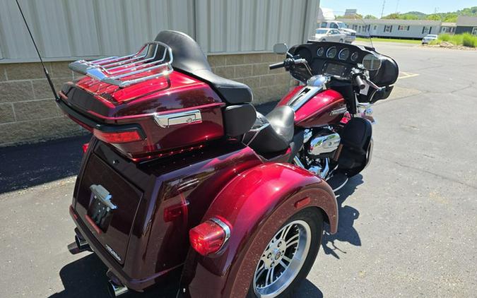 2017 Harley-Davidson Trike FLHTCUTG - Tri Glide Ultra