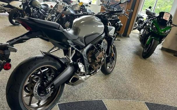 2025 Honda CB650R E-Clutch