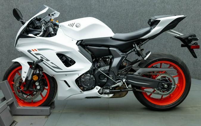 2023 YAMAHA YZFR7 700