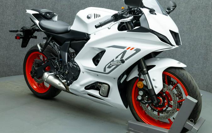 2023 YAMAHA YZFR7 700
