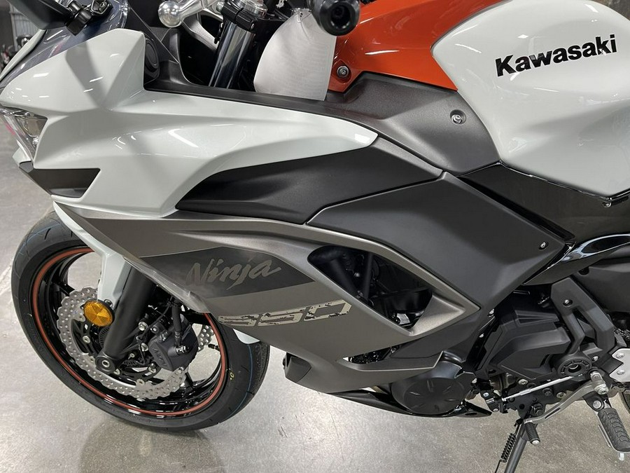 2023 Kawasaki Ninja® 650 Pearl Robotic White/Metallic Matte Graystone