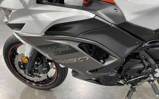 2023 Kawasaki Ninja® 650 Pearl Robotic White/Metallic Matte Graystone