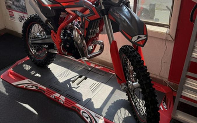 2025 Beta Motorcycles Xtrainer