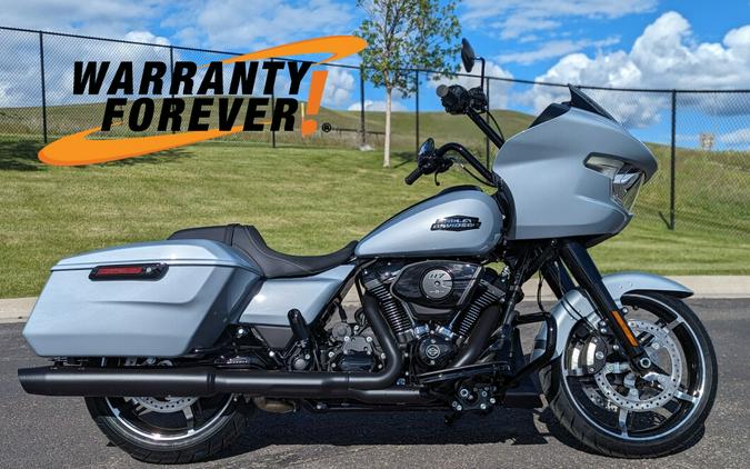 2024 Harley-Davidson Road Glide™ Atlas Silver Metallic - Black Finish