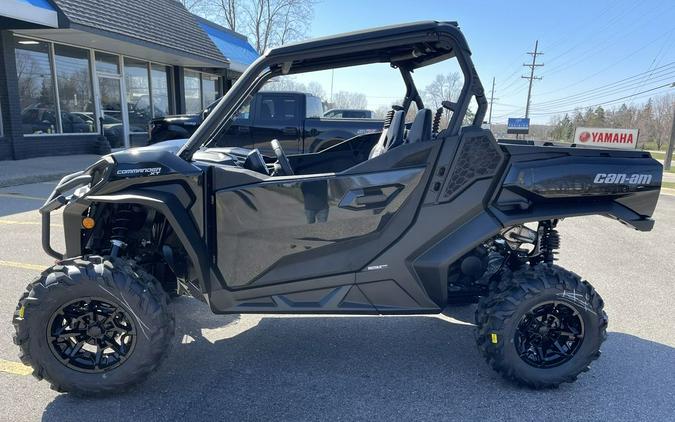 2023 Can-Am® Commander XT 700