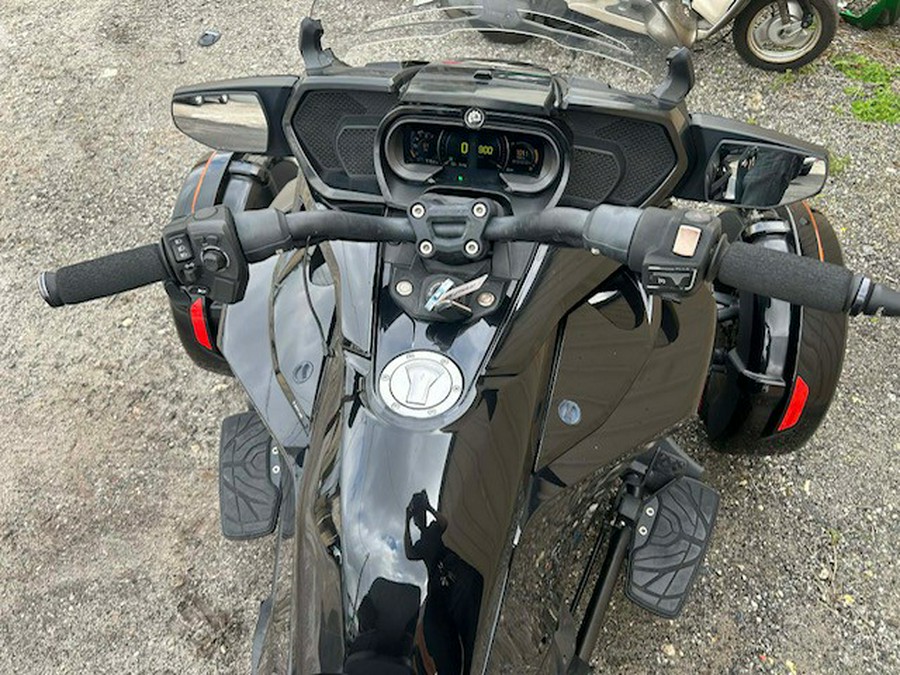 2019 Can-Am Spyder® F3 Limited SE6 - Dark Edition