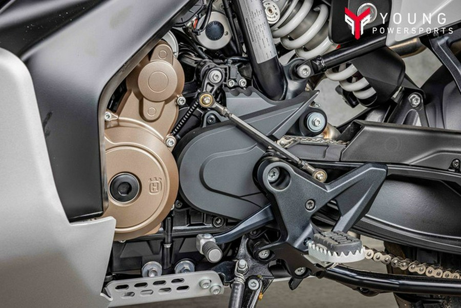 2025 Husqvarna Norden 901 Expedition