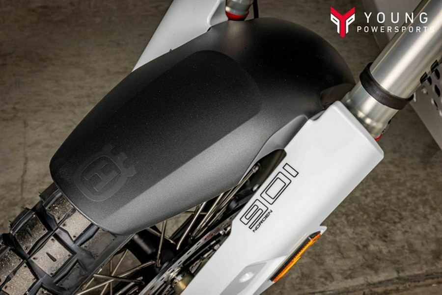 2025 Husqvarna Norden 901 Expedition