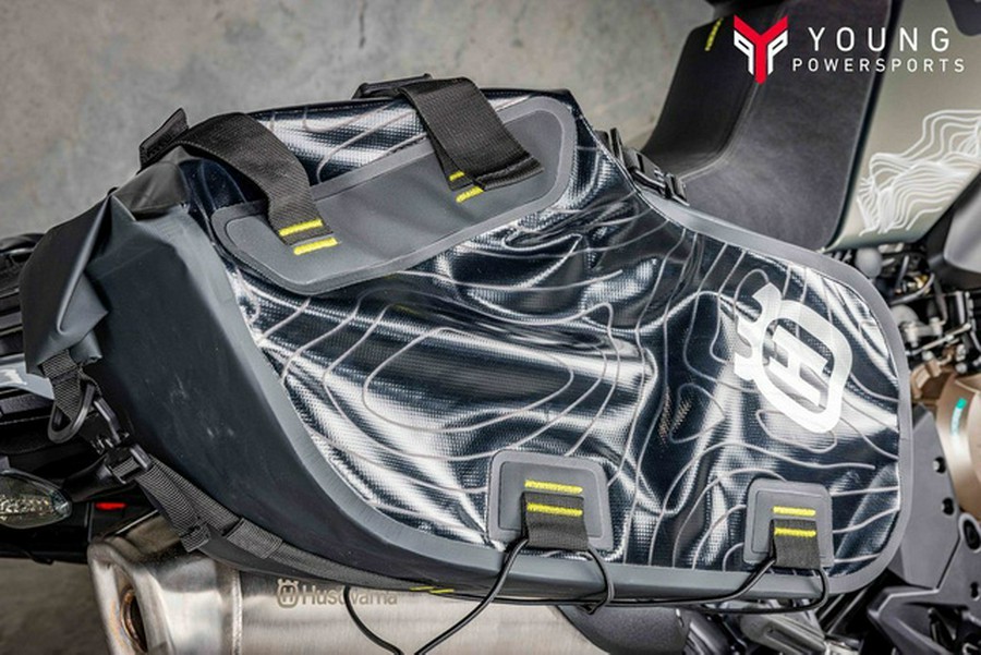 2025 Husqvarna Norden 901 Expedition