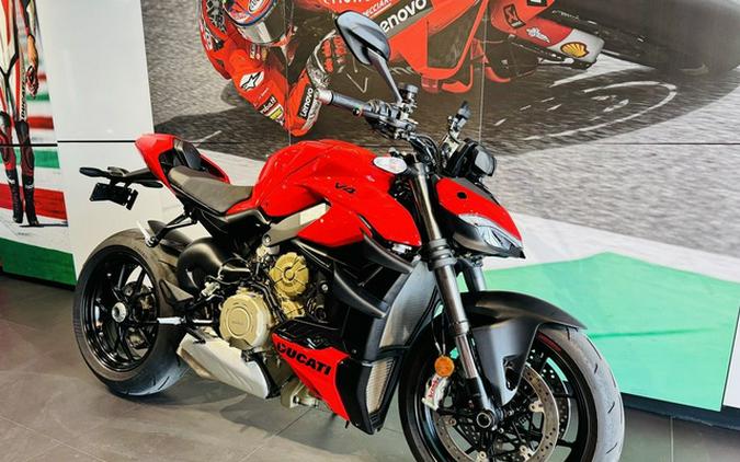 2023 Ducati Streetfighter V4 Ducati Red