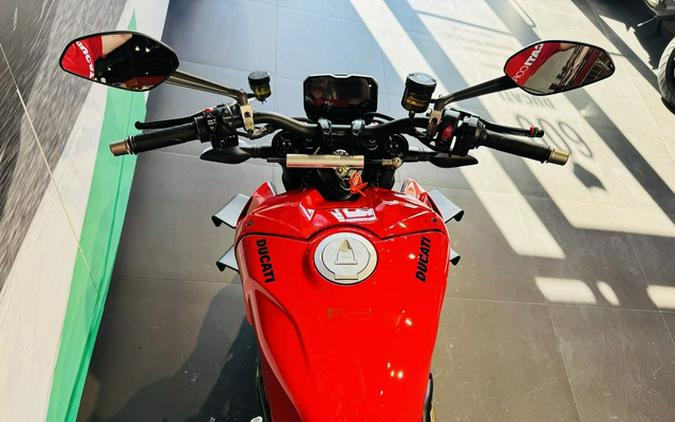 2023 Ducati Streetfighter V4 Ducati Red