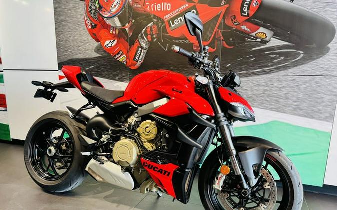 2023 Ducati Streetfighter V4 Ducati Red