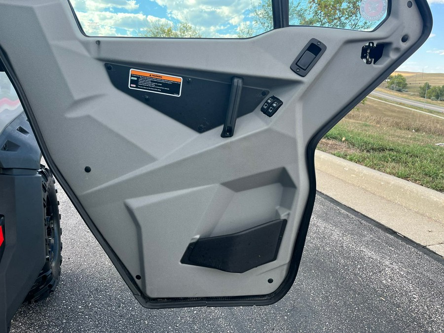 2019 Can-Am Defender XT CAB HD10