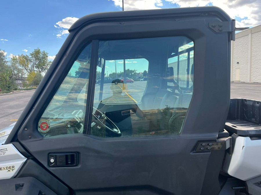 2019 Can-Am Defender XT CAB HD10