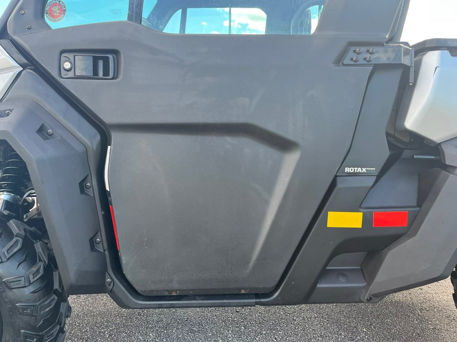 2019 Can-Am Defender XT CAB HD10