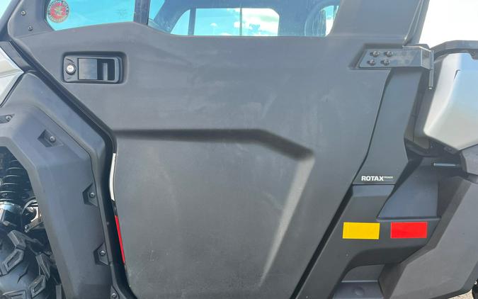 2019 Can-Am Defender XT CAB HD10