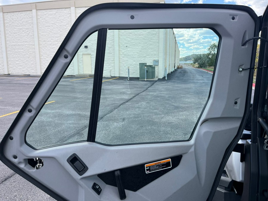 2019 Can-Am Defender XT CAB HD10