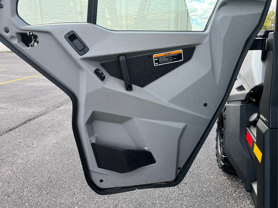 2019 Can-Am Defender XT CAB HD10