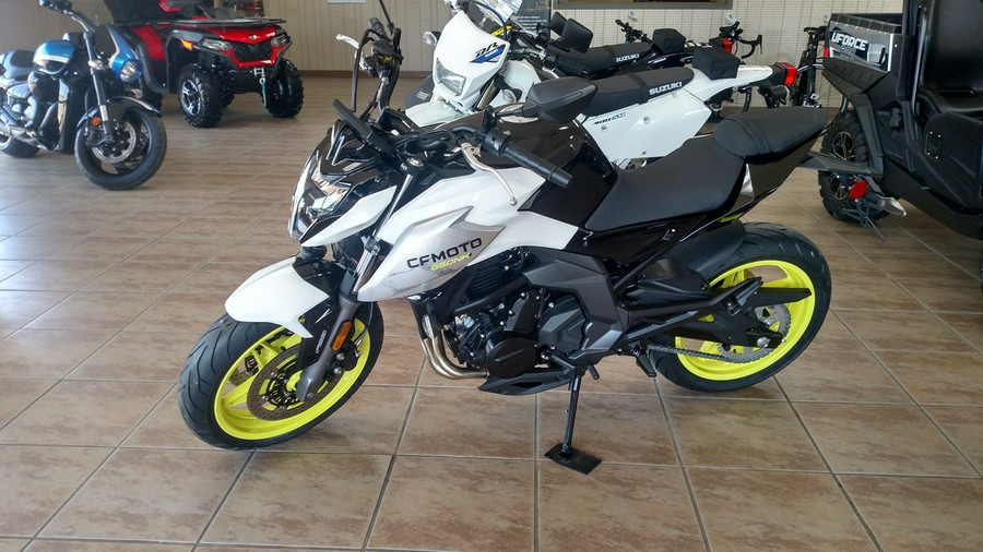 2022 CFMOTO 650NK NEBULA WHITE