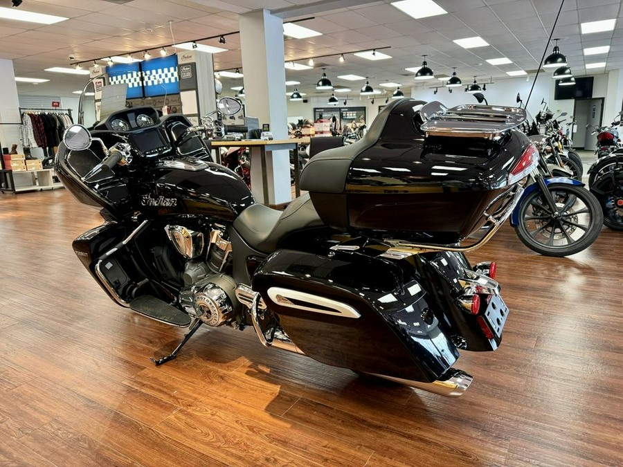 2023 Indian Motorcycle® Pursuit Limited Black Metallic