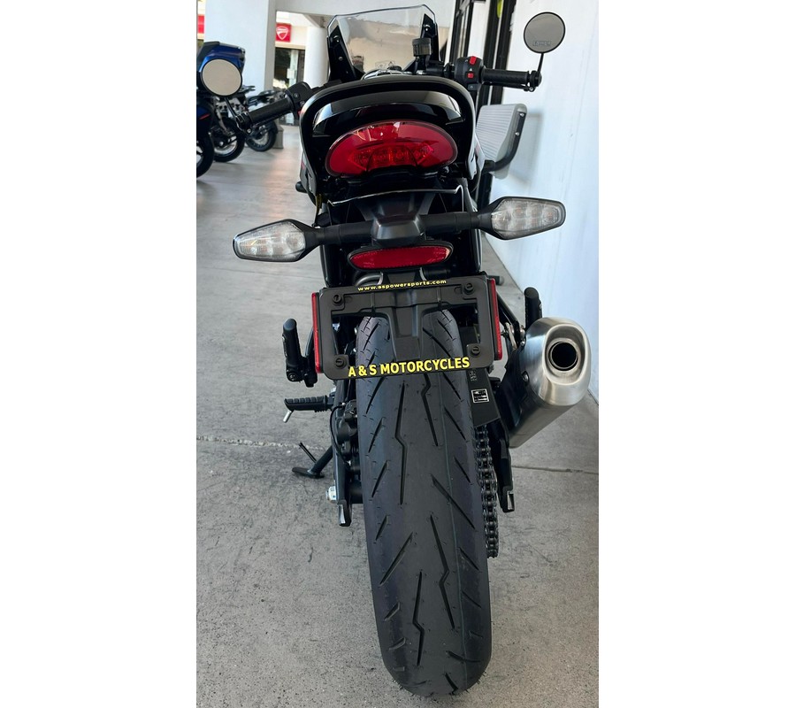 2026 Triumph THRUXTON 400