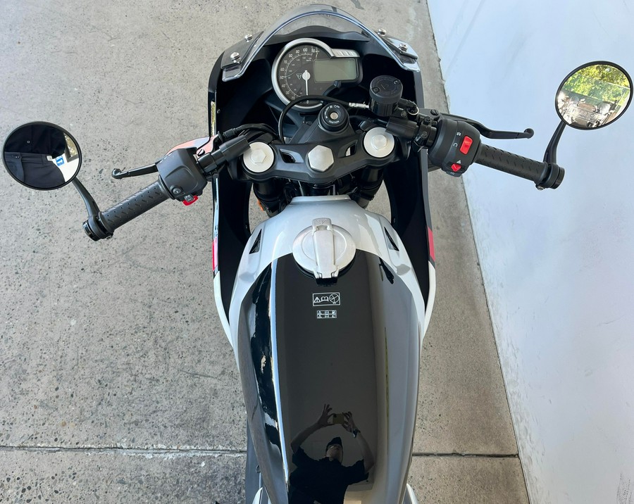 2026 Triumph THRUXTON 400