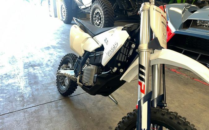 2027 Husqvarna Motorcycles EE 5