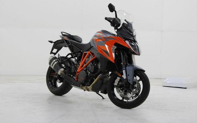 2023 KTM Super Duke 1290 GT