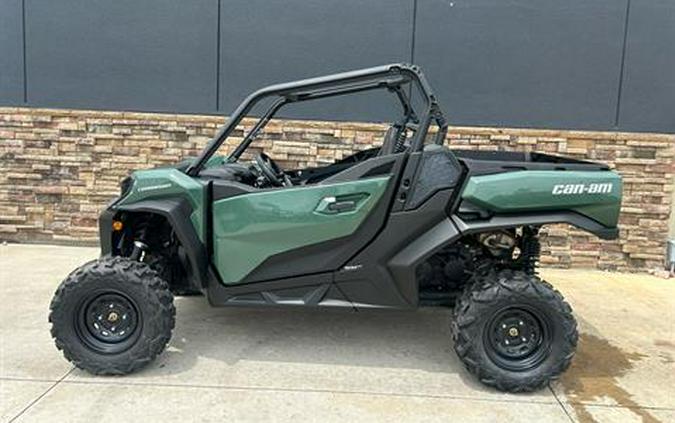 2023 Can-Am Commander DPS 700