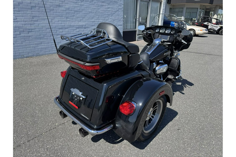 2017 TRI GLIDE - Harley-Davidson®