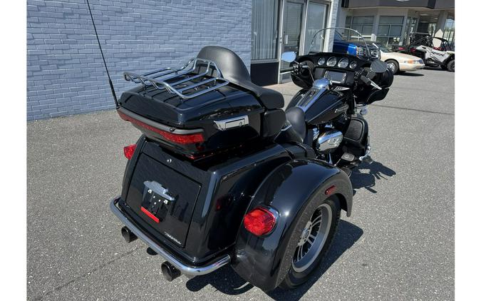 2017 TRI GLIDE - Harley-Davidson®
