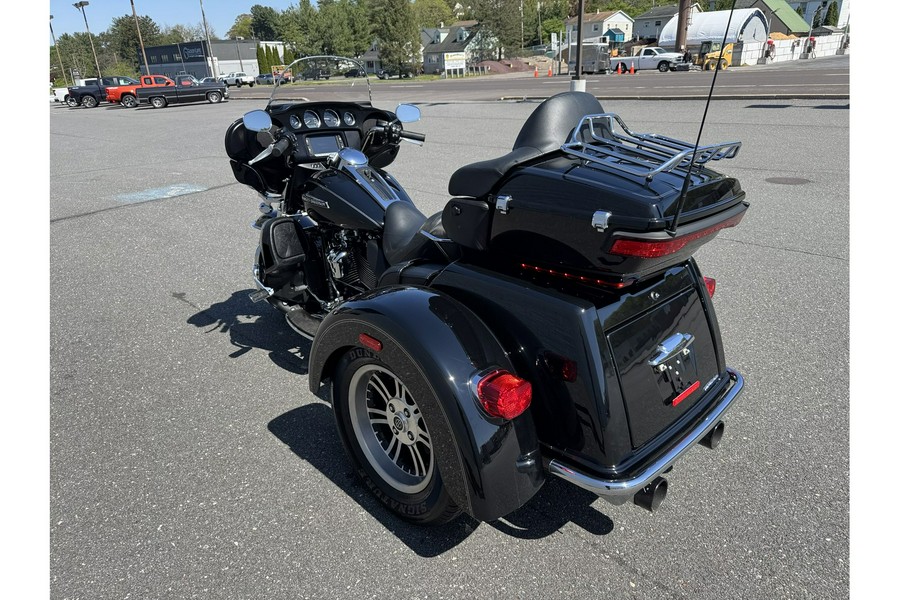 2017 TRI GLIDE - Harley-Davidson®