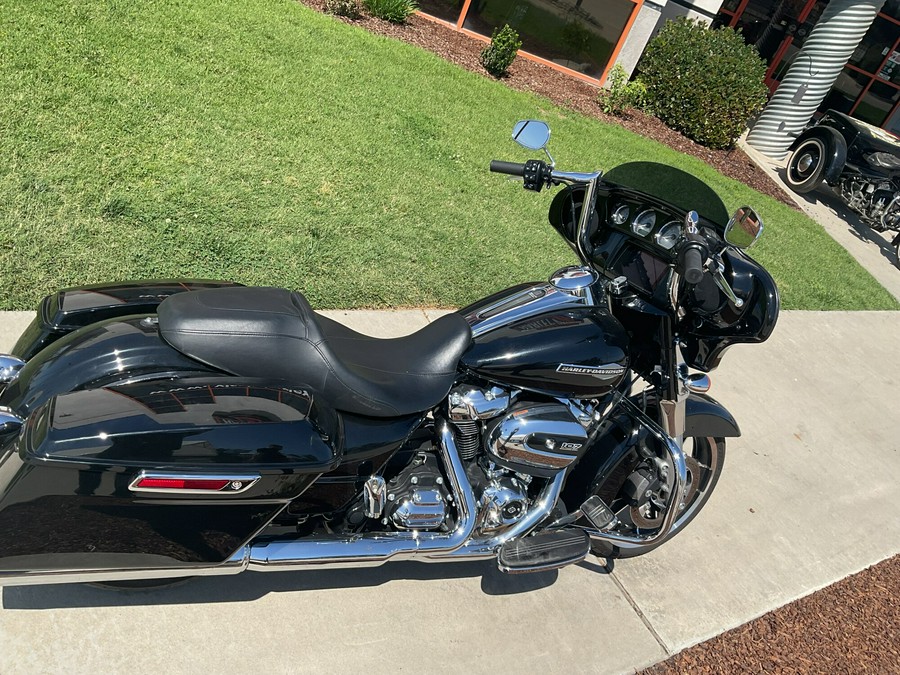 FLHX 2023 Street Glide®